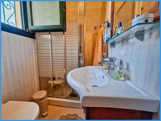 dfa5a56904a04610a0b33dab1a0b3e21-original