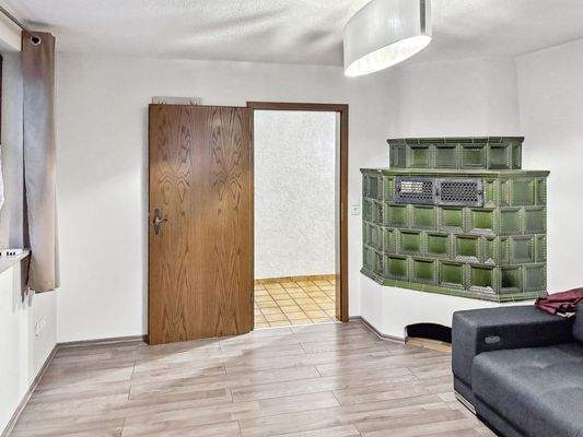 Kachelofen im WZ und Küche_1