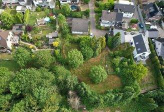 Grundstück mit Umgebungsbebauung