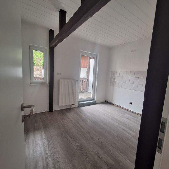Stilvolle 3-Zimmer-Wohnung mit großem Privatgarten, Balkon und hochwertiger Sanierung in Jena - Photo 1