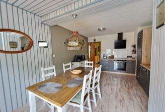 Küche mit Essbereich