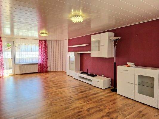 1. OG Wohnzimmer mit Balkon