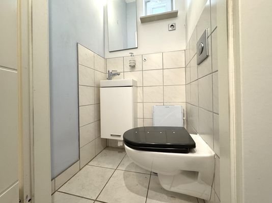 Gäste-WC in Erdgeschoss