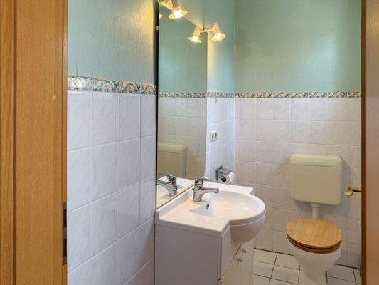 22. Einliegerwohnung Gäste WC.jpg