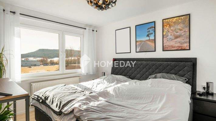 1. OG Schlafzimmer 1