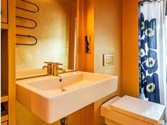 Duschbad, hochwertige Bademöbel/OG