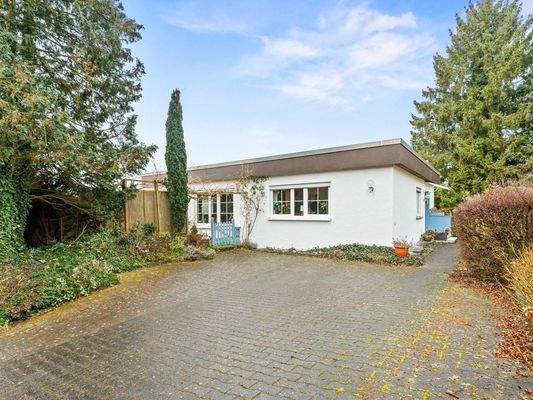 Zugang u. Stellplätze