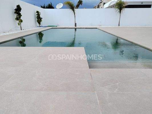 Detached House Close to San Juan Beach in Costa Blanca
