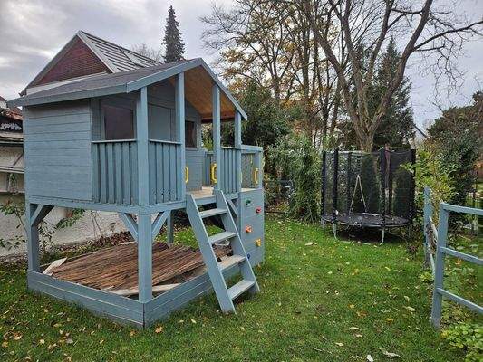 Garten mit Spielplatz