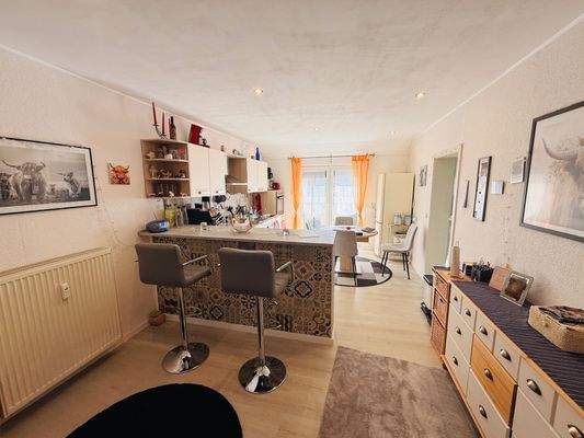 6 Eingangsbereich mit Küche