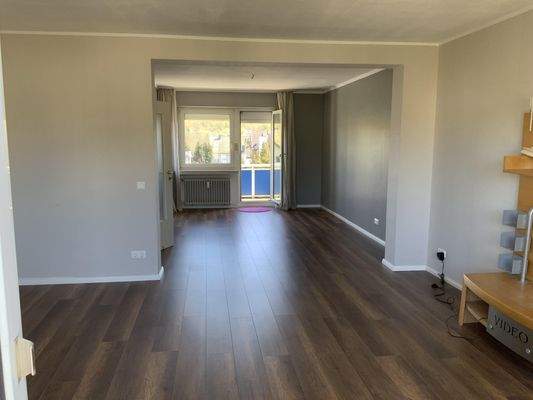 Wohnzimmer mit Balkon 2