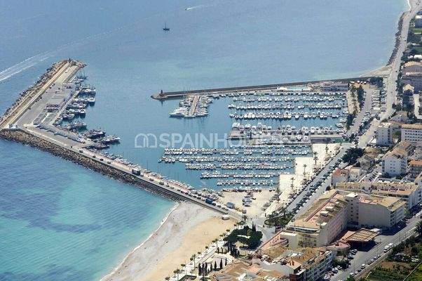 Flats with Eco-Friendly Design Close to Beach in Altea