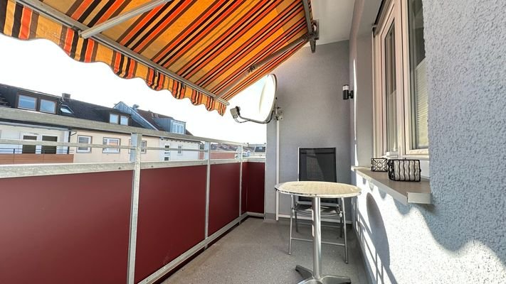 Wohnzimmer-Balkon rechts