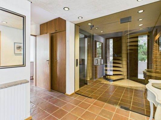 Eingangsbereich EG -2-