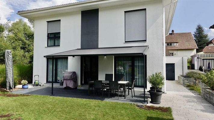 Südwest-Terrasse mit elektr. Markise