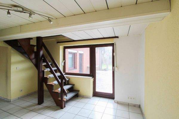 Rechter Seitenflügel