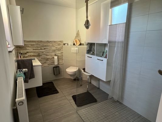 Badezimmer EG