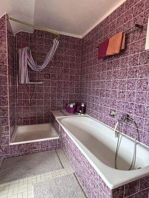 Badewanne u. Dusche DG