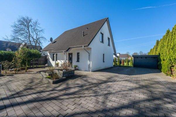 Parken Sie ihr Auto und betreten Ihr neues Zuhause