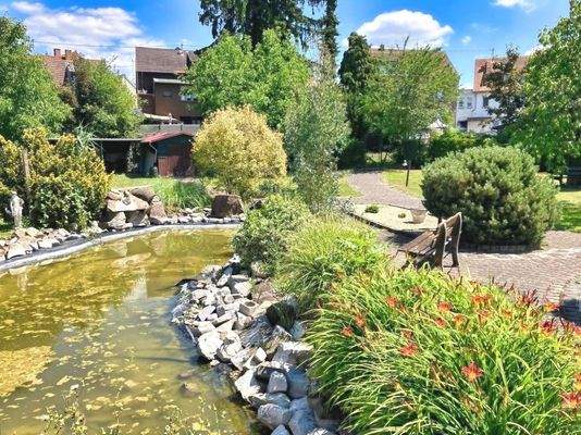 Garten mit Teich