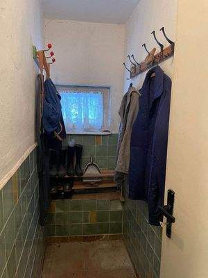 KG - Garderobe neben Eingang