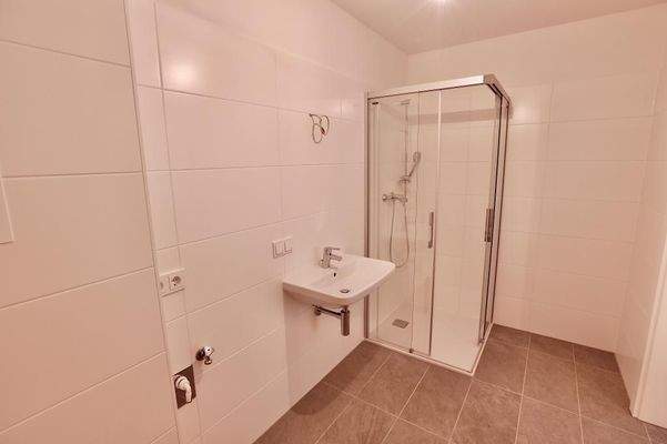 Graz-Gartenwohnung-Bad