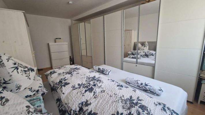 Schlafzimmer Eltern 2