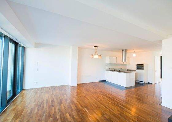 Wohnzimmer mit Blick auf die Küche