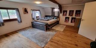 Schlafzimmer_.jpg