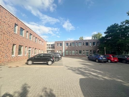 Foto Parkplatz (eingang hinten).jpg
