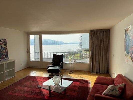 Wohnbereich mit Balkon.jpeg