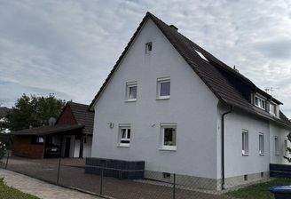 Außenansicht von der Straße 1