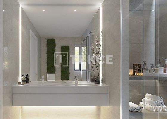 Centrally-Located Apartments in Fuengirola with Swimming Pool