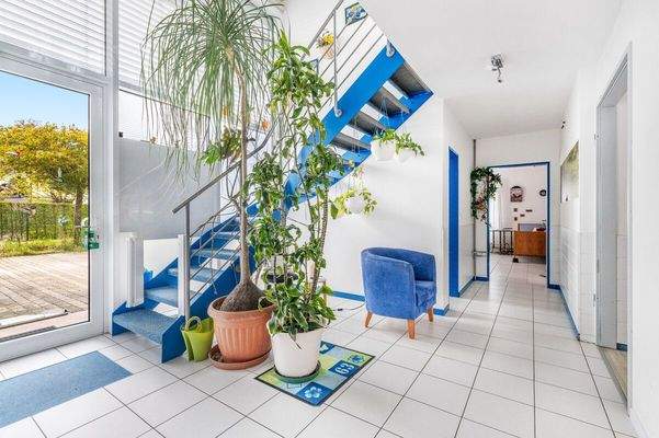 Eingangsbereich und Treppenhaus zumTurm