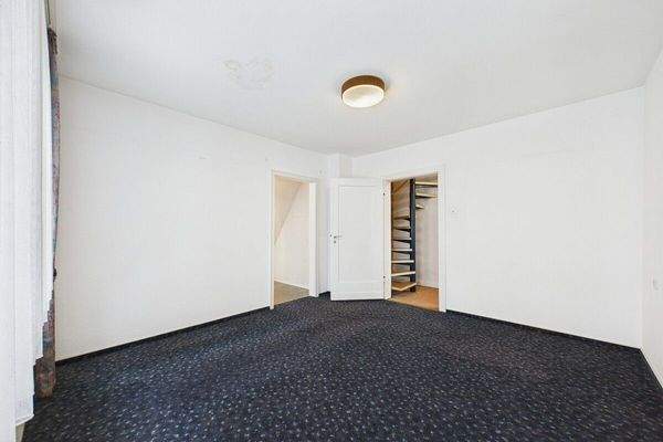 CAM03586G0-PR0063-STILL024