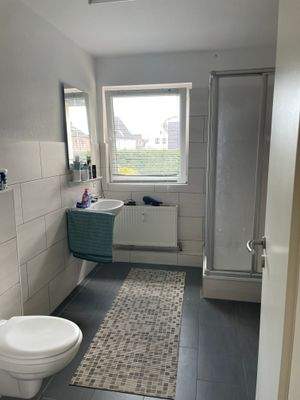 weiteres modernes Bad