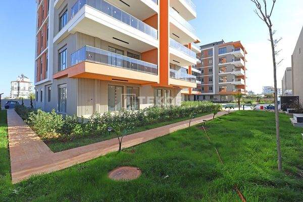 Spacious Apartments Close to Tramway in Antalya Kepez