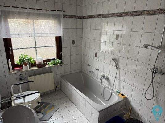 Innenansicht 3|Bad mit Wanne EG