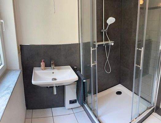 Dusche im Gäste-Bad