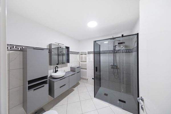 Badezimmer im Keller