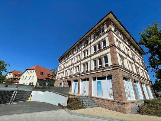 Südseite + Tiefgarage.jpg