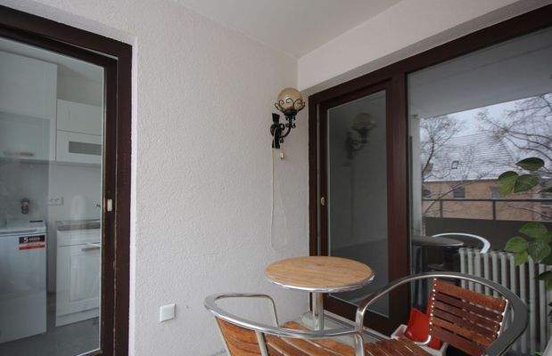 Schöner überdachter Balkon.jpg