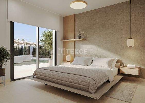 Apartments with Pools and Jacuzzis Near Amenities in Torrevieja