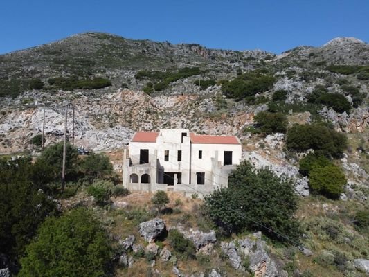 Kreta, Drapanos: Rohbau mit Panoramablick auf das Meer und die Berge zu verkaufen