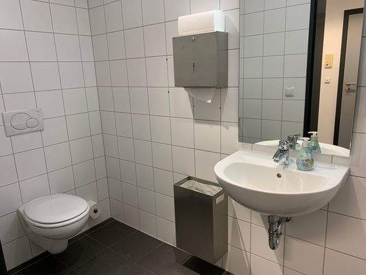 Damentoilette.jpg