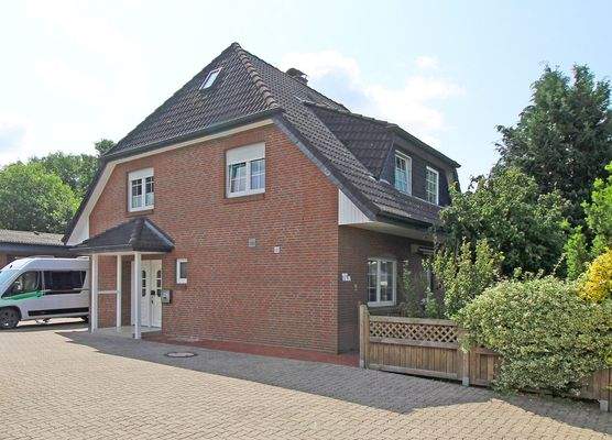 Einfamilienhaus mit Büro-/Gewerbefläche