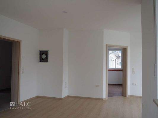 Eingang Küche mit Kaminanschluss