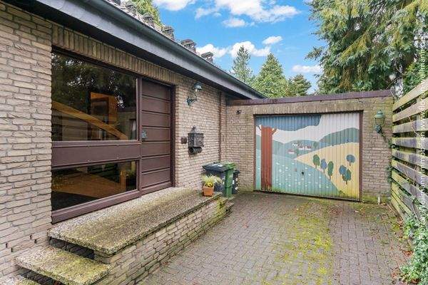 Pkw-Garage direkt am Haus.