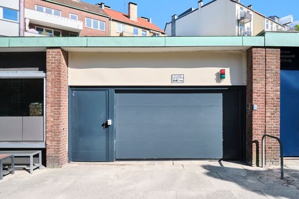 Tiefgarageneinfahrt