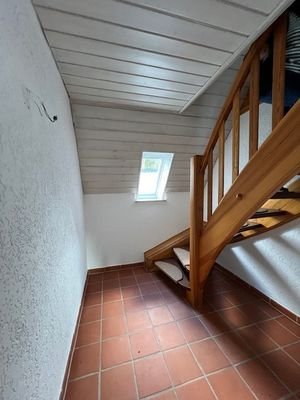 Treppe vom OG ins ausgebaute DG